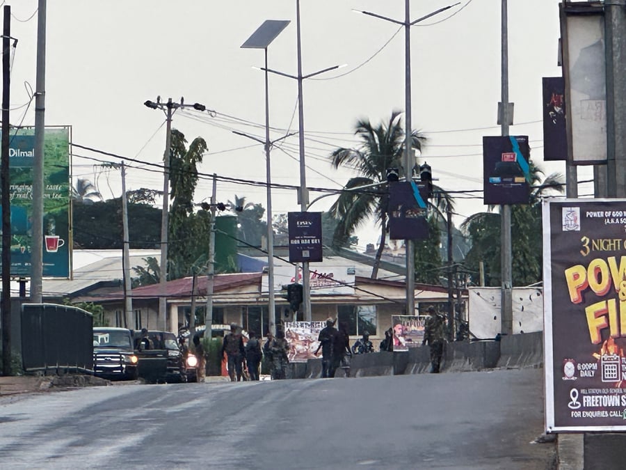 Des hommes armes non identifies attaquent l'armurerie militaire a freetown