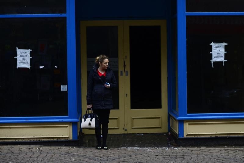 Le deficit commercial britannique se reduit plus que prevu