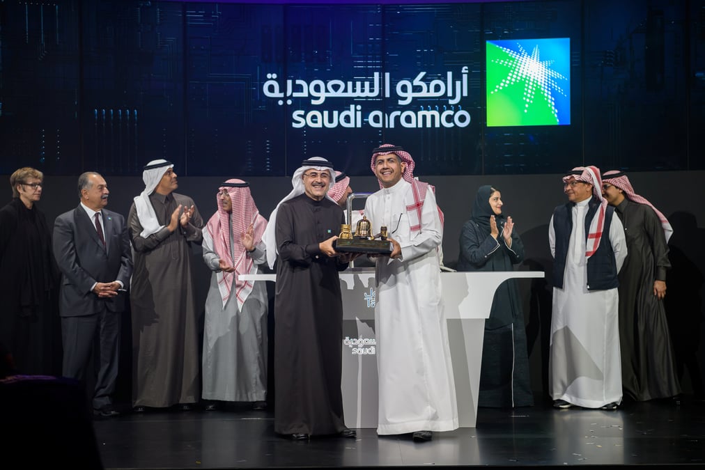 L'action saudi aramco bondit pour ses debuts, apres la plus importante ipo au monde