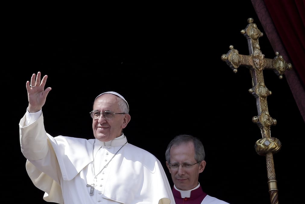 Opposez au terrorisme "les armes de l'amour", dit le pape