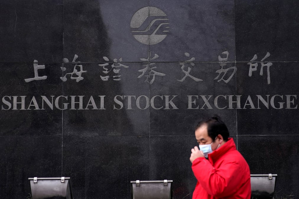 La chine termine dans le vert, les semi-conducteurs en soutien