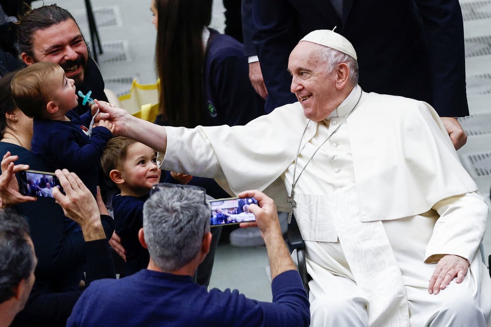 Le pape francois tient son audience generale hebdomadaire au vatican