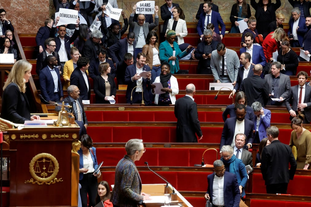 Le projet de loi sur la reforme des retraites du gouvernement francais a l'assemblee nationale a paris