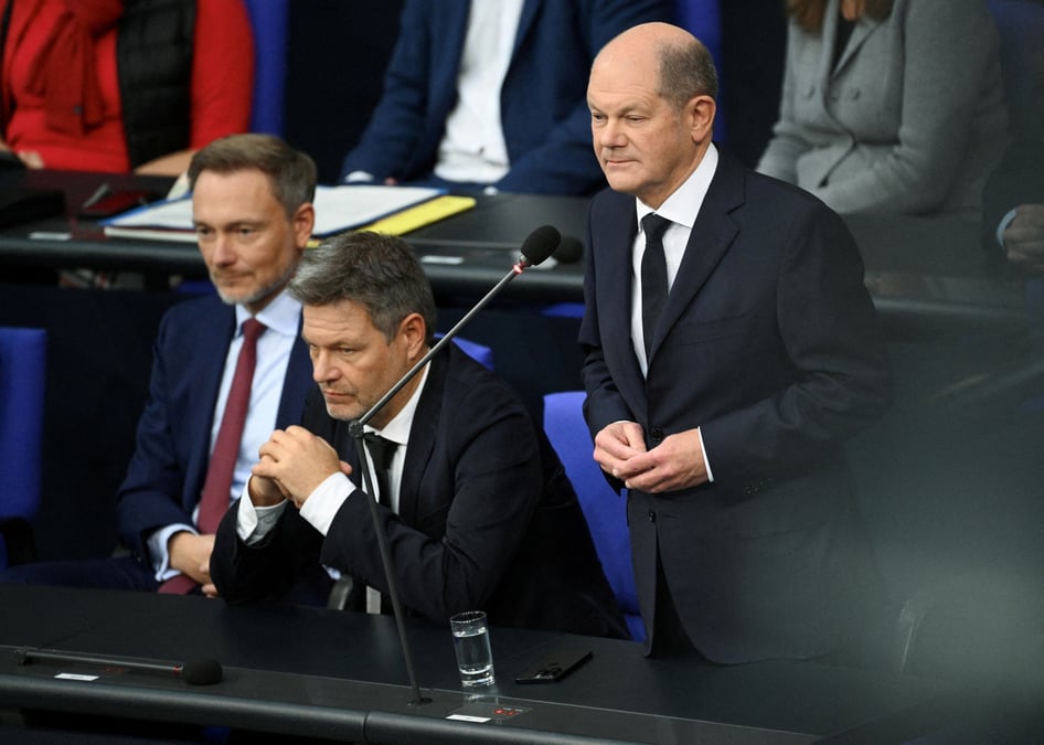 Olaf scholz, christian lindner et robert habeck lors d'une audience au bundestag