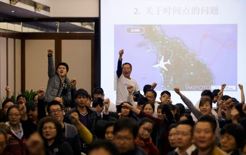 L'angoisse des familles des passagers du vol MH370