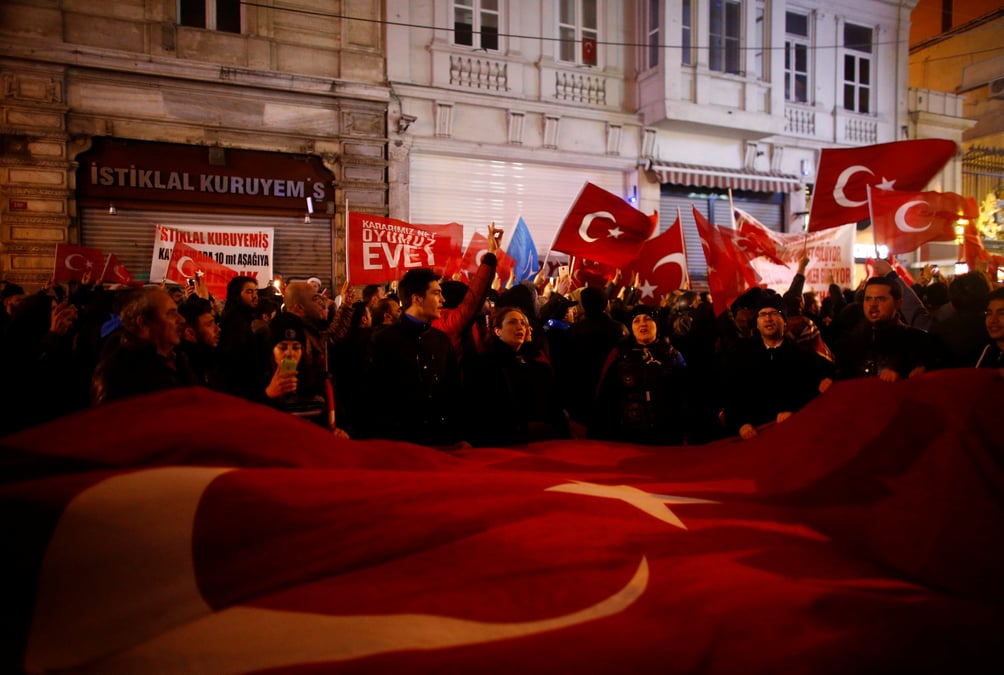 La turquie promet des represailles aux pays-bas