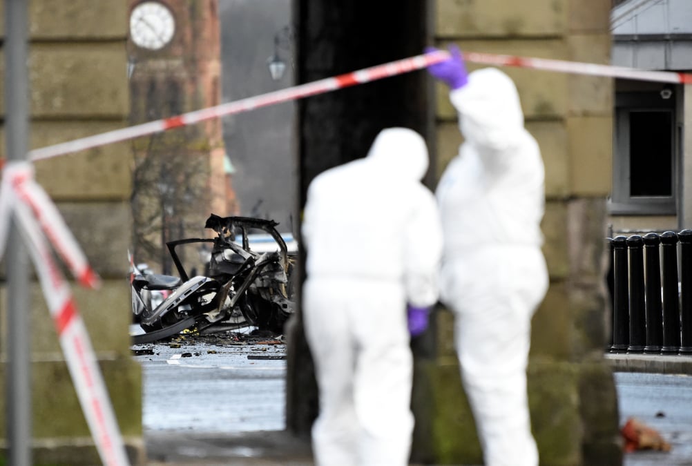 Irlande du nord: deux arrestations apres l'explosion d'une voiture