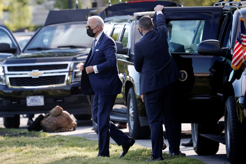Usa: biden annonce qu'il va relever le plafond d'accueil de refugies