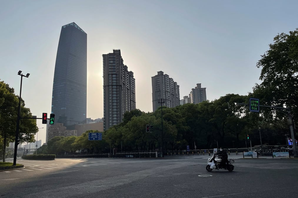Chine: de nouveaux cas de deces lies au covid detectes a shanghai, la population s'exaspere
