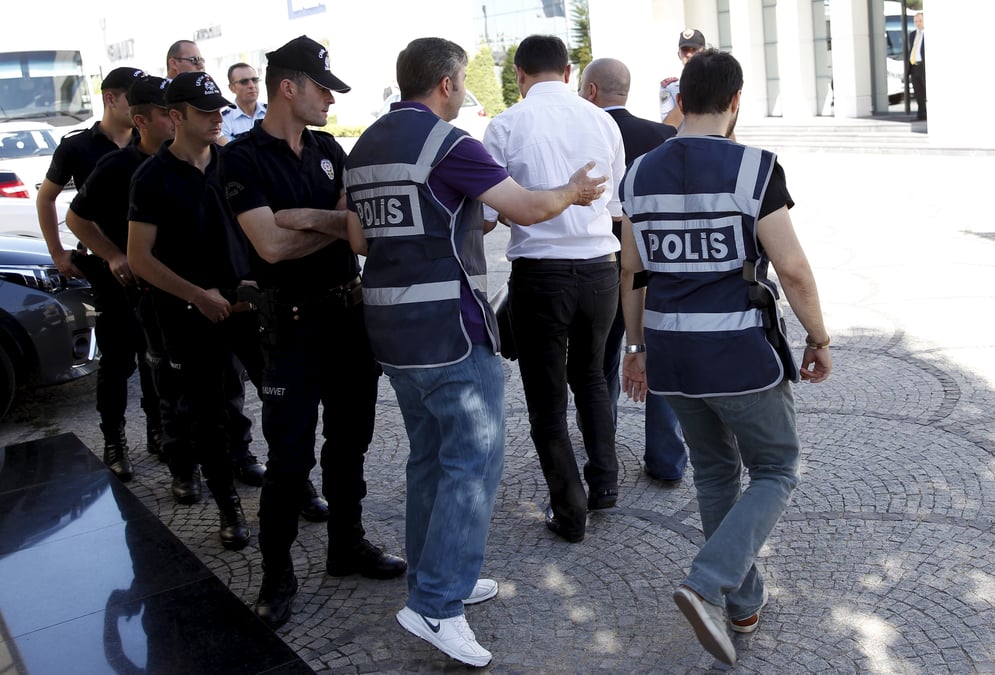 Perquisitions en turquie dans des societes proches d'un opposant