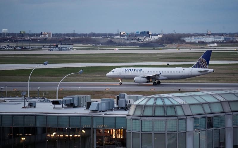 United airlines corrige le tir apres l'incident de chicago