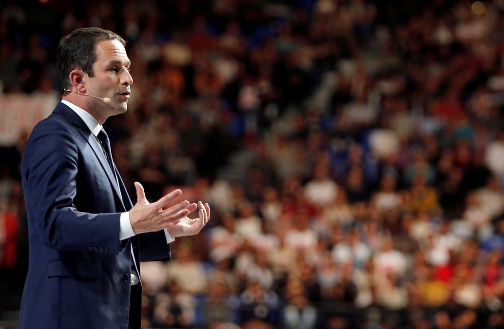 A toulouse, hamon en appelle a la jeunesse