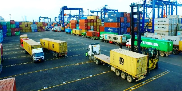 port Tanzanie commerce conteneurs