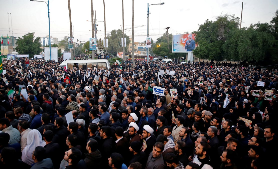 L'iran qualifie trump de "terroriste en costume" apres des menaces de frappes