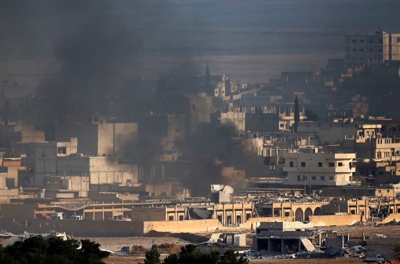 Damas dit fournir une aide aux Kurdes de Kobani, qui démentent