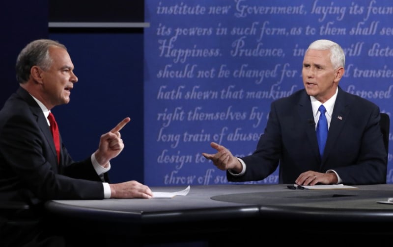 Debat a couteaux tires entre les colistiers de donald trump et d'hillary clinton