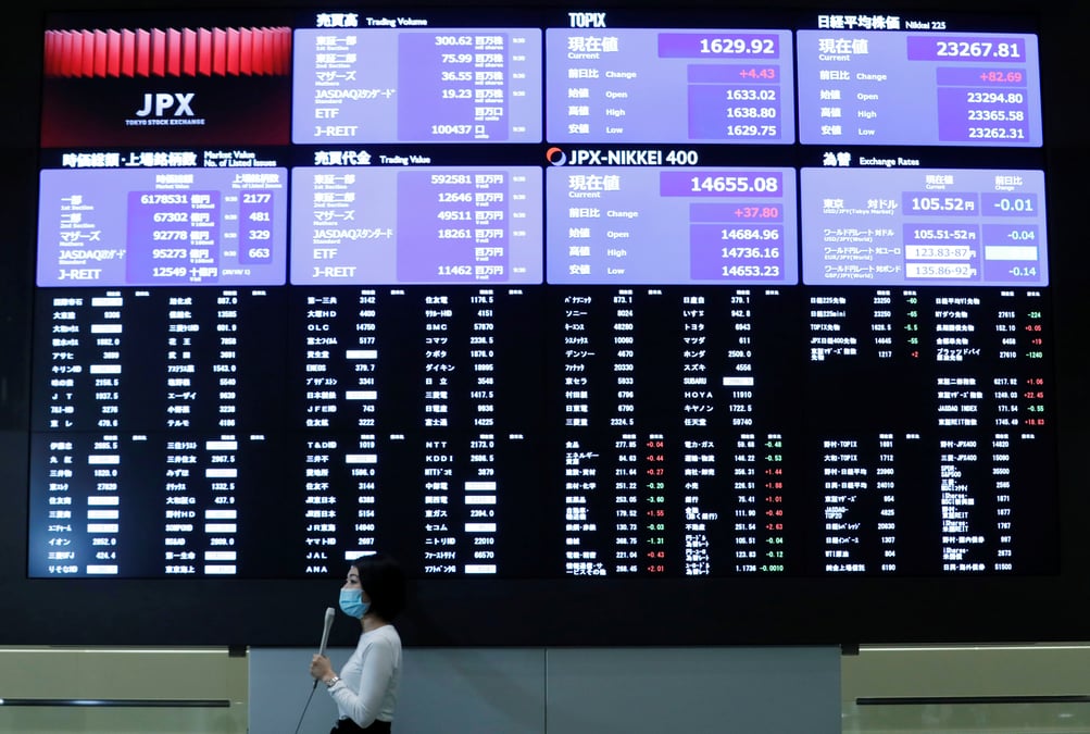 Tokyo finit en baisse