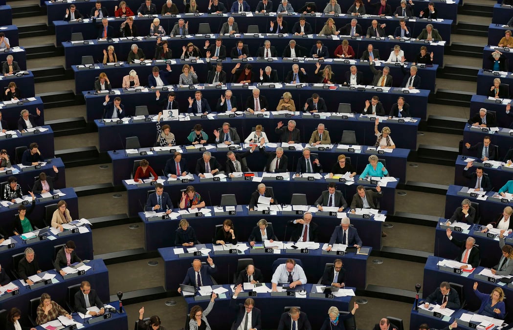 Le blogueur saoudien raif badaoui obtient le prix sakharov du parlement europeen