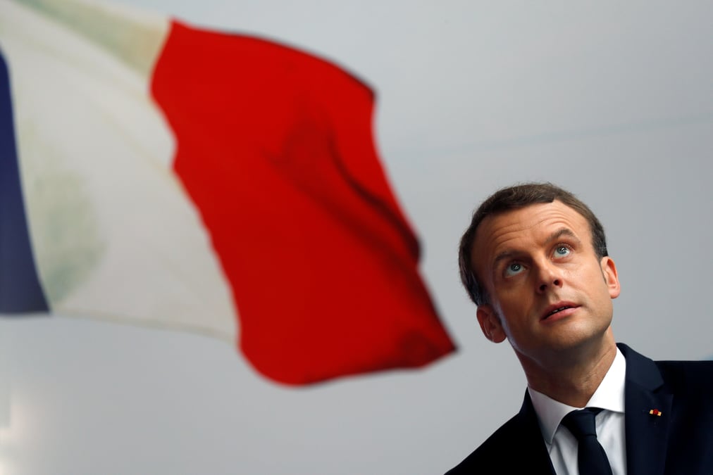 Terrorisme et economie, priorites de macron en algerie et au qatar