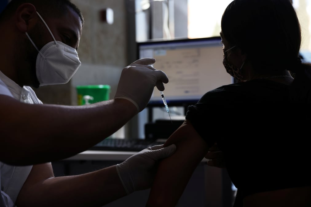 Coronavirus: israel autorise l'utilisation du vaccin de moderna