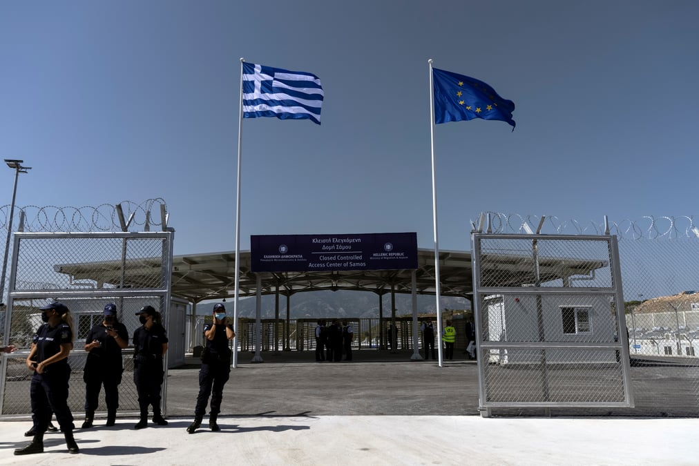 Migrants repousses: la ce demande une enquete a la grece et a la croatie