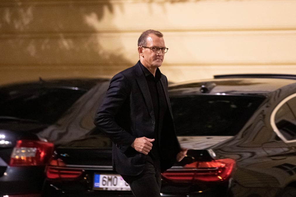 Daniel Kretinsky contrôle notamment Marianne, Elle, Franc Tireur, Télé 7 Jours, 45% du média vidéo Loopsider et plus de 5% du groupe TF1.