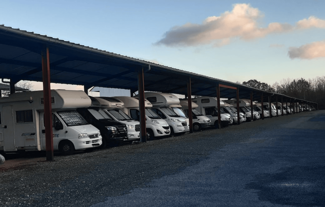 Avec 900.000 m2 de locaux disponibles  en 2023, Monhangar propose déjà la plus grosse offre française de stockage précaire.