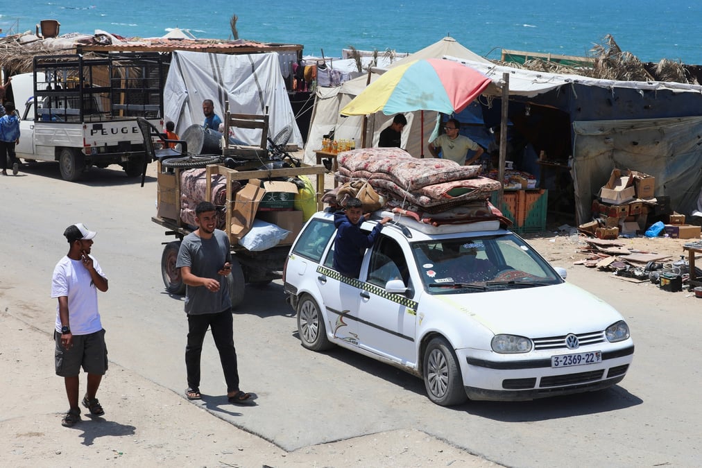 Des palestiniens continuent de fuir rafah