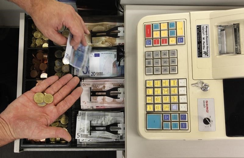 Zone euro: les 3/4 des paiements effectues en especes