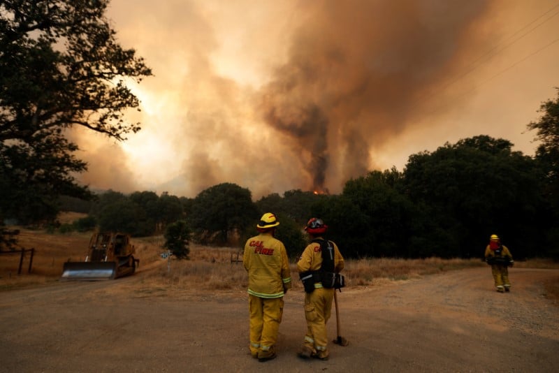 Incendie pres de la sierra nevada et de yosemite