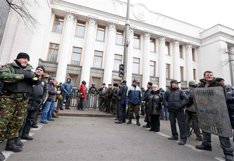 Les opposants ukrainiens veulent des élections avant le 25 mai
