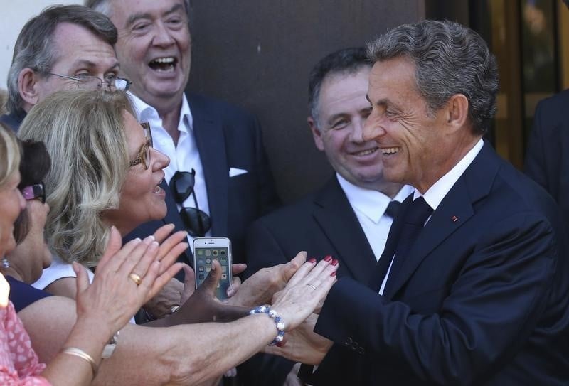 Grandes manoeuvres a droite en vue de la primaire