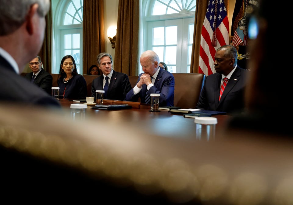 Biden nomme un critique de google comme "tsar" de l'antitrust