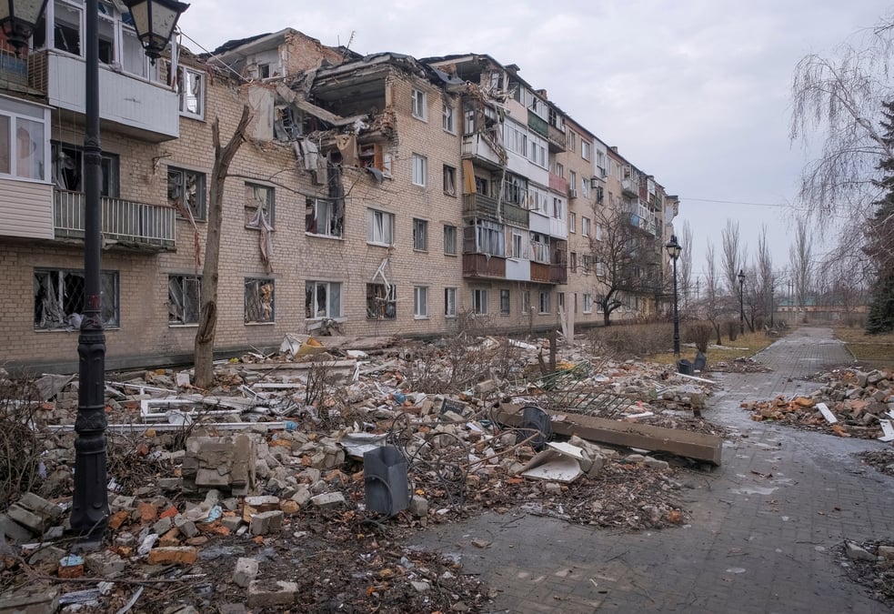 Batiment endommage par une frappe militaire russe, dans la ville de bakhmout