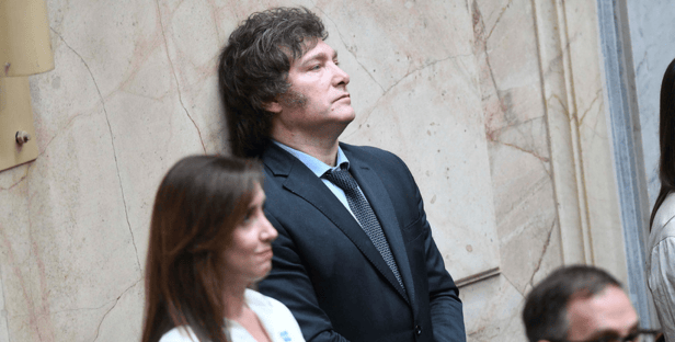 Le président Javier Milei va affronter la première grève générale du pays en 40 ans. Les syndicats s'opposent à ses décrets conduits au pas de course face à une situation économique catastrophique.
