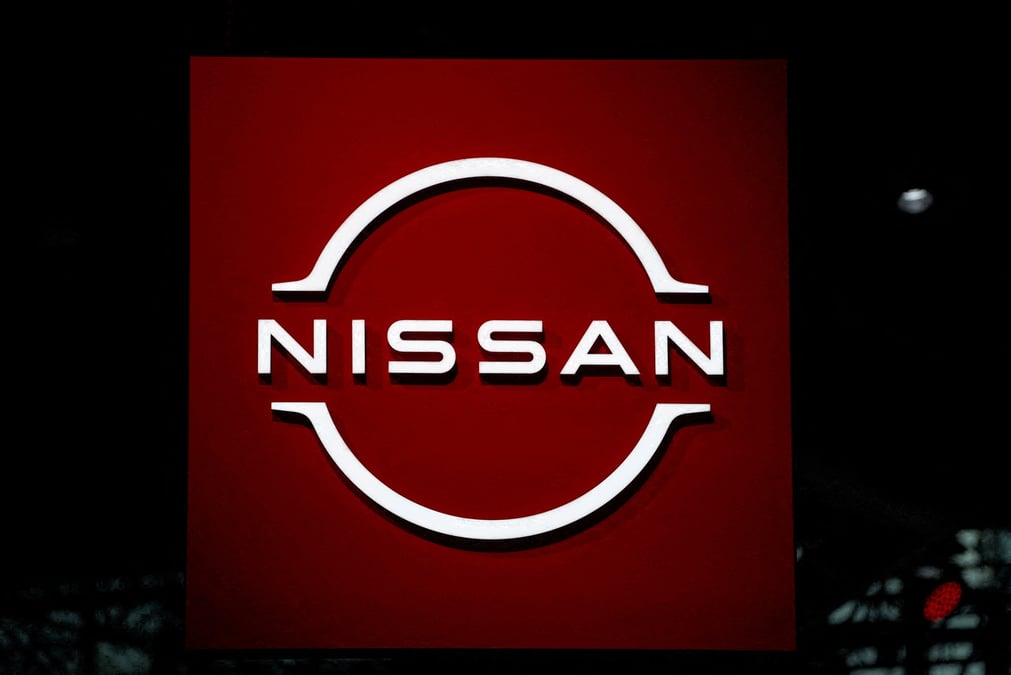 Un logo nissan est vu a manhattan, dans la ville de new york, aux etats-unis