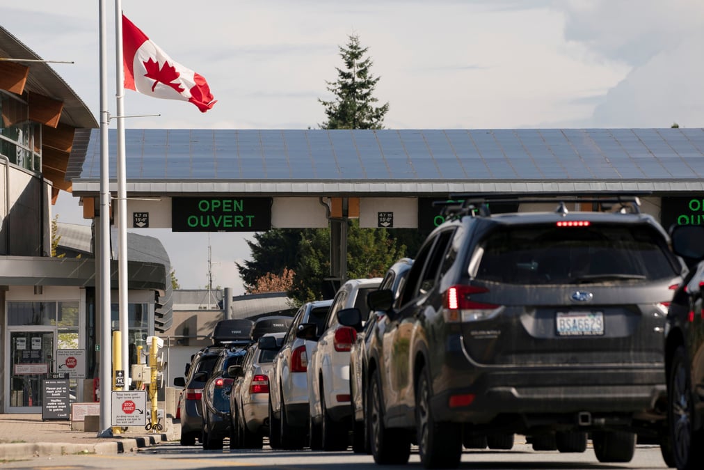 Les etats-unis prolongent d'un mois la fermeture de leurs frontieres avec canada et mexique