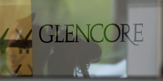 Glencore releve ses objectifs annuels apres un solide 1er semestre