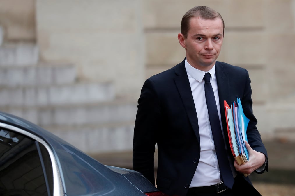 120.000 postes de fonctionnaires supprimes, "pas un totem"