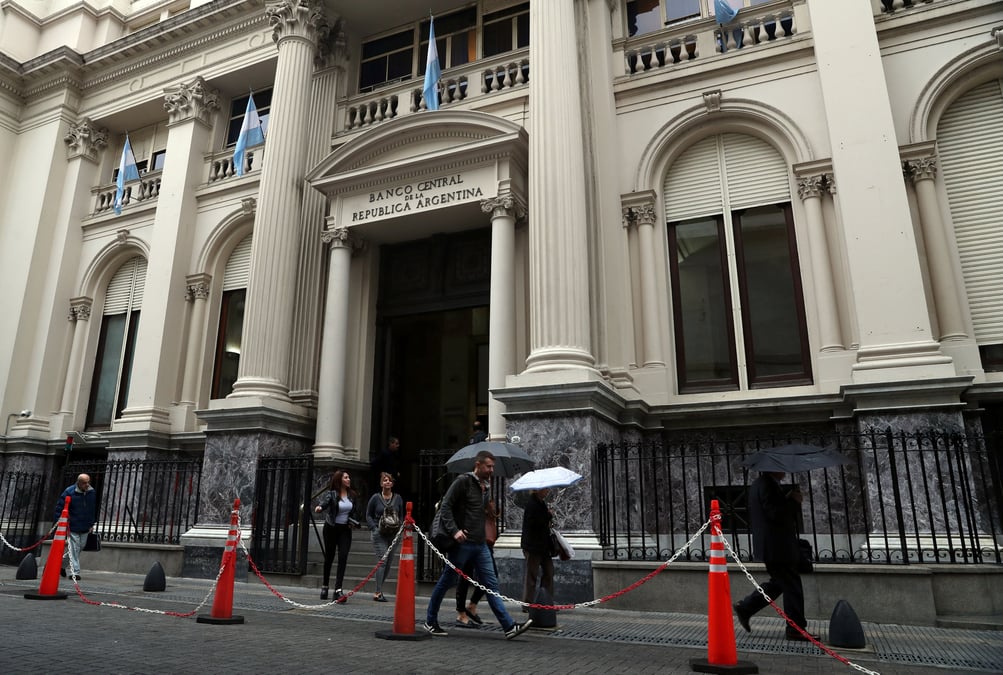 L'argentine porte ses taux a 40% pour enrayer la chute du peso