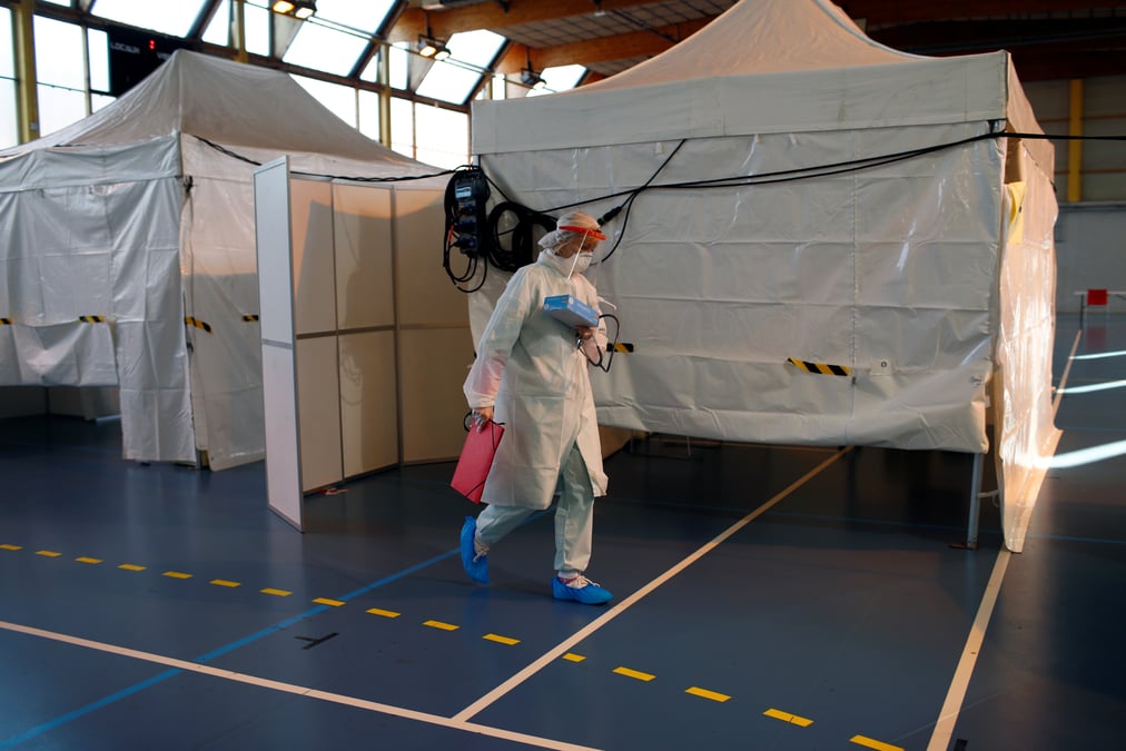 Coronavirus: 28 deces supplementaires en france, baisse des hospitalisations