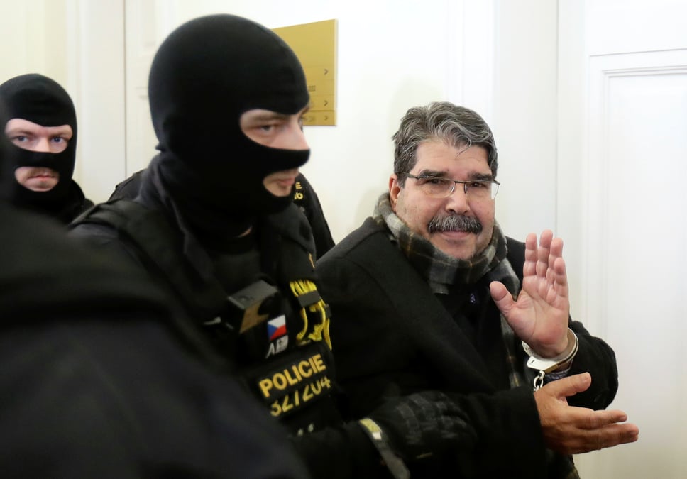 Un dirigeant kurde syrien libere a prague