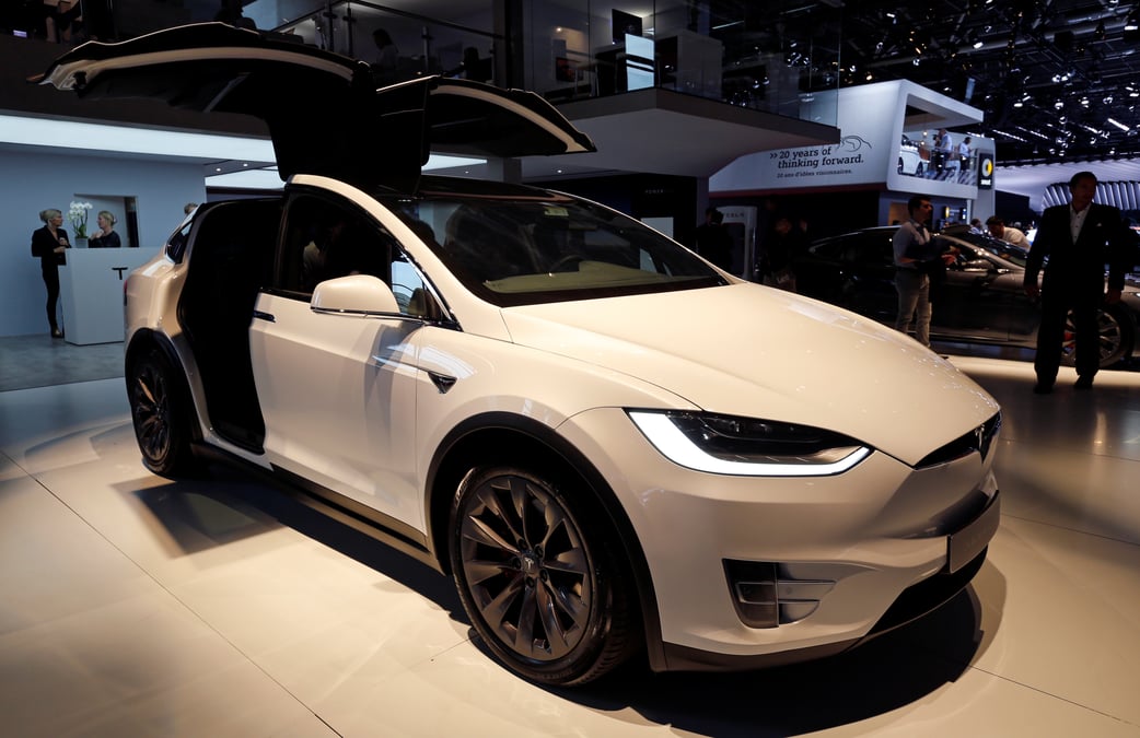 Tesla reduit ses prix en chine pour compenser les droits de douane