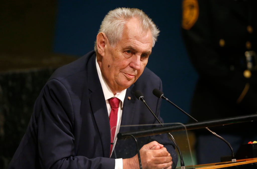 La police tcheque enquete sur le silence entourant la sante du president zeman
