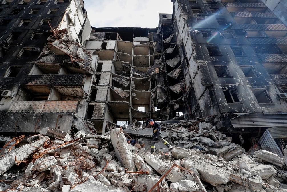 Des dizaines de milliers de morts a marioupol, selon kyiv