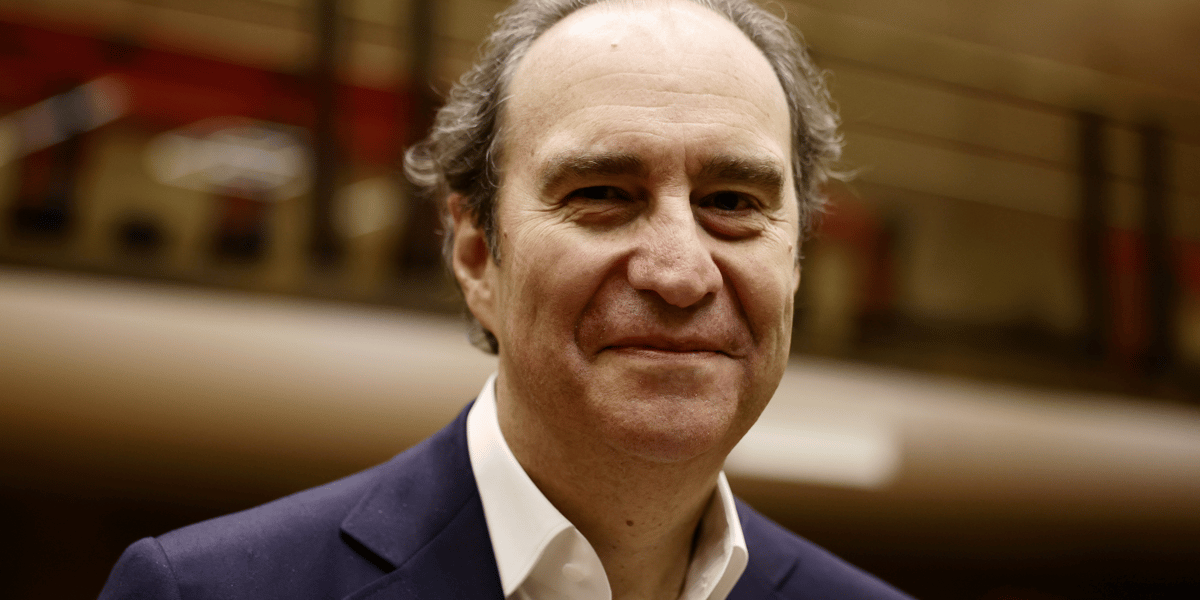Le magnat francais des telecoms xavier niel temoigne dans une audience au senat francais a paris