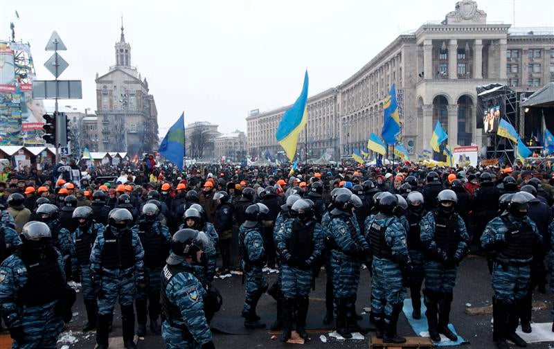 La police ukrainienne quitte les sites de contestation à Kiev