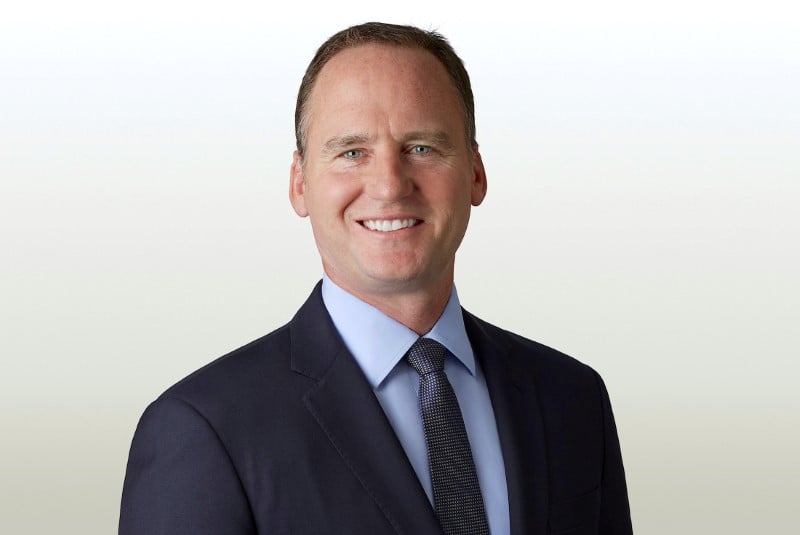 Bhp nomme un nouveau president, elliott satisfait