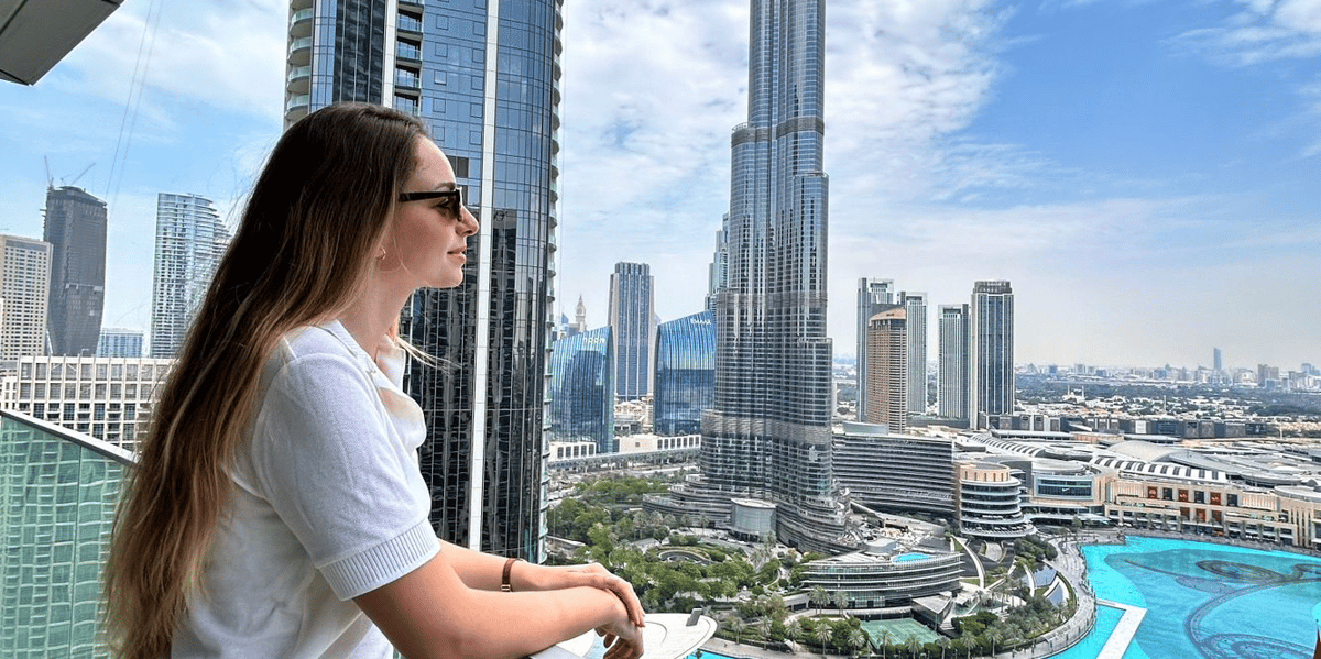 Axelle Bonnemaison travaille dans une agence immobilière à Dubaï.
