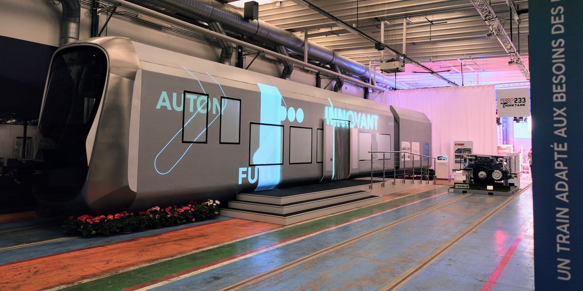 La maquette à l'échelle un du train léger innovant est arrivée à Saintes (Charente-Maritime) pour y être exposée au sein du Ferrocampus de la Région Nouvelle-Aquitaine.